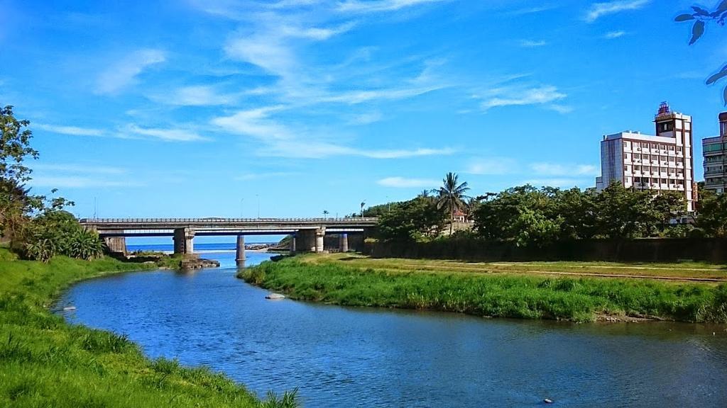 Literature River Bank 文學河岸 民宿 Hualien City Ngoại thất bức ảnh